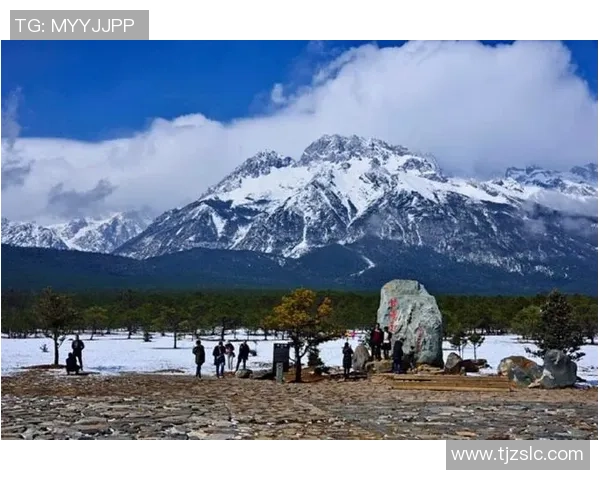 丽江足球场周边旅游攻略及美食推荐让你尽享足球与风景的完美结合