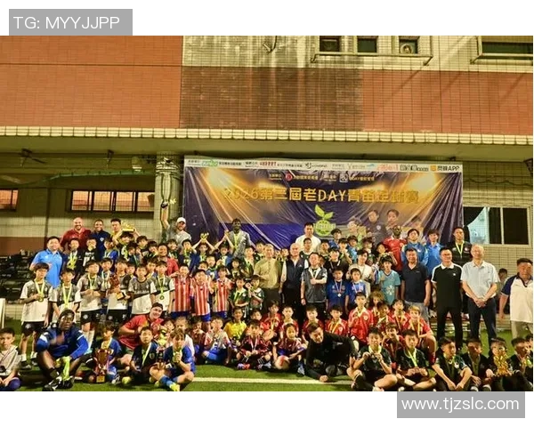 常州小学足球活动蓬勃发展助力青少年健康成长与团队精神培养 常州小学足球活动蓬勃发展助力青少年健康成长与团队精神培养